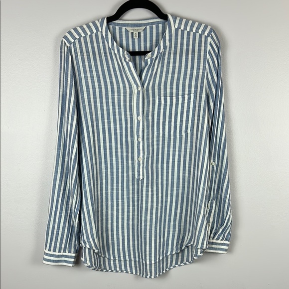 Lucky Brand Flawed Modal Blend Blue and White Half Button Up Blouse Size M - Picture 2 of 12